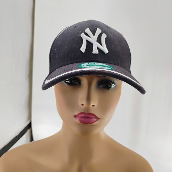 New York Yankees MLB Twins Enterprise Embossed Strapback Hat Vintage - Picture 4 of 11